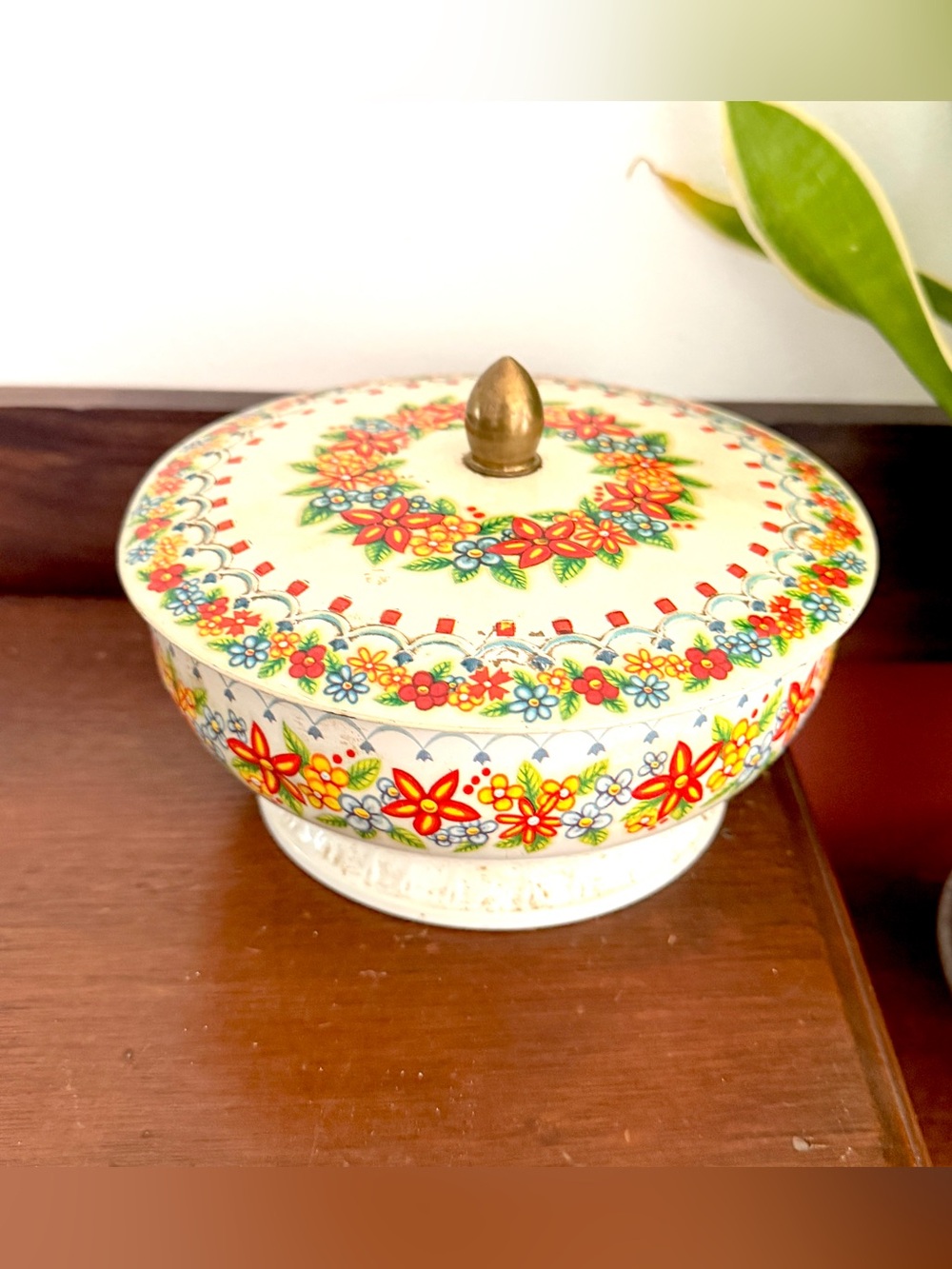 Vintage Embossed Floral Biscuit Cookie Trinket Tin Lid Pedestal Litho England